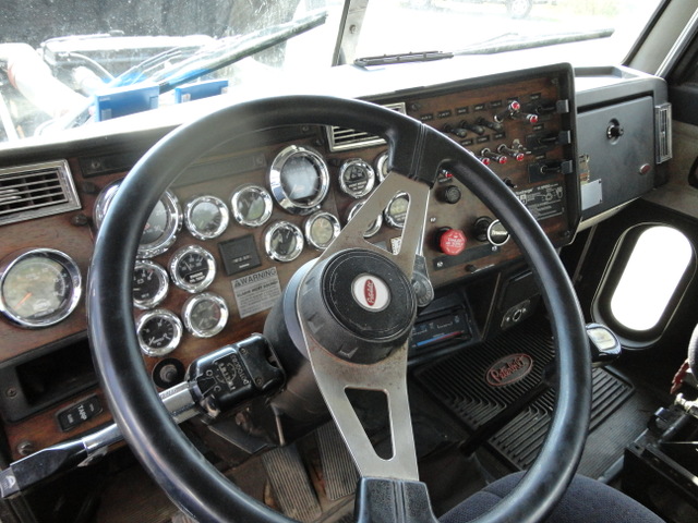 1988 Peterbilt 379 Tandem Axle Longnose Tractor