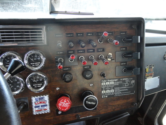 1988 Peterbilt 379 Tandem Axle Longnose Tractor