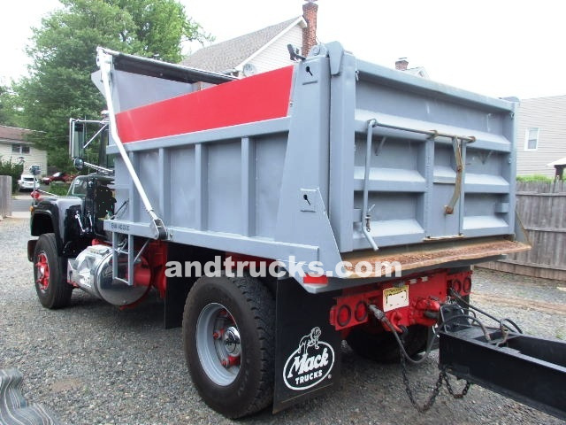 Single Axle Mack used for sale‏