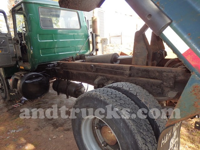 Used Single Axle Steel Nose Mack Truck