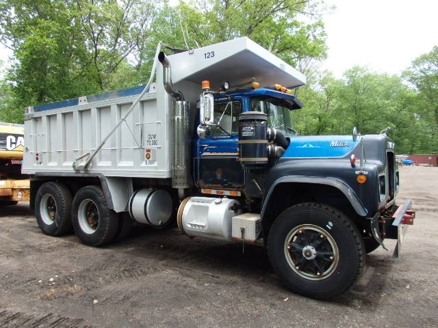 1983 Tandem Axle Mack RD688SX Dump Truck