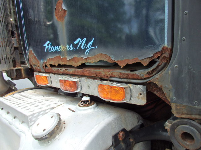 1983 Tandem Axle Mack RD688SX Dump Truck