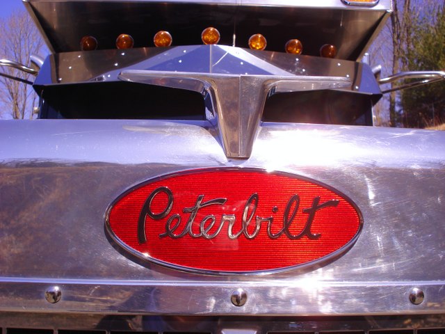 2005 Peterbilt 379 Tandem Dump Collectors Cat 475 Auto Shift