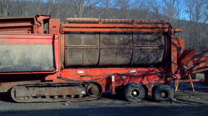 Track Mounted Trommel Soil Screener