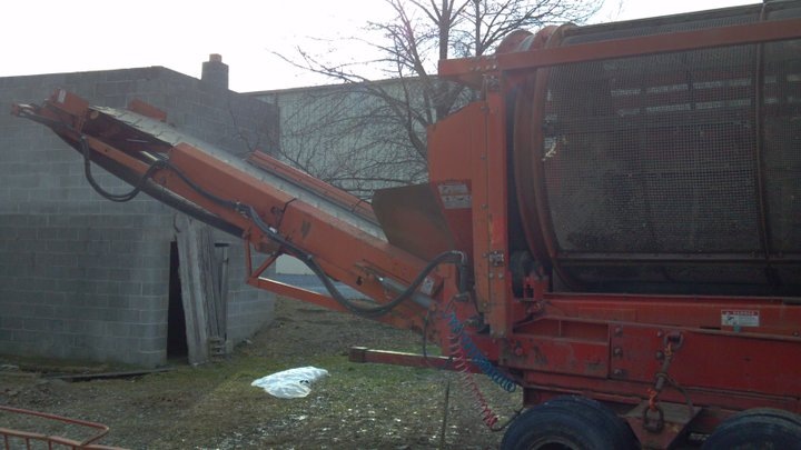 Track Mounted Trommel Soil Screener