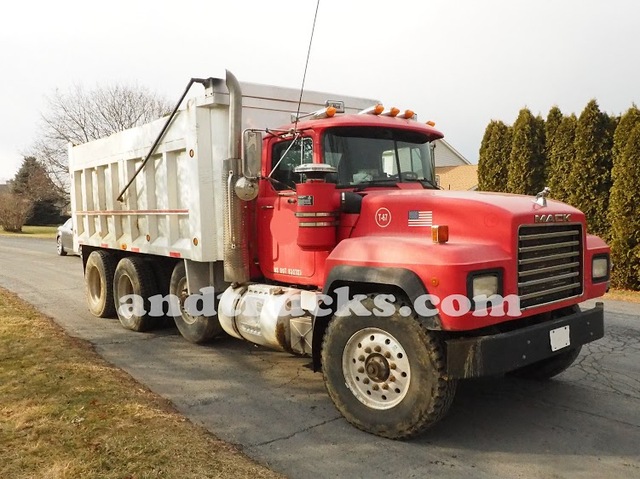 1998 350 hp R-Model Mack Tri Axle Dump Truck