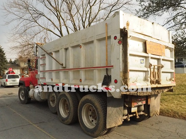 1998 350 hp R-Model Mack Tri Axle Dump Truck