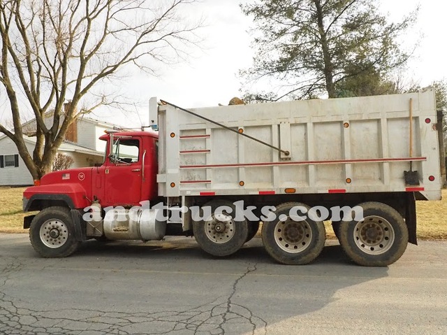 1998 350 hp R-Model Mack Tri Axle Dump Truck