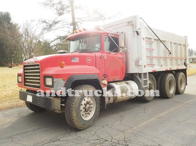 1998 350 hp R-Model Mack Tri Axle Dump Truck