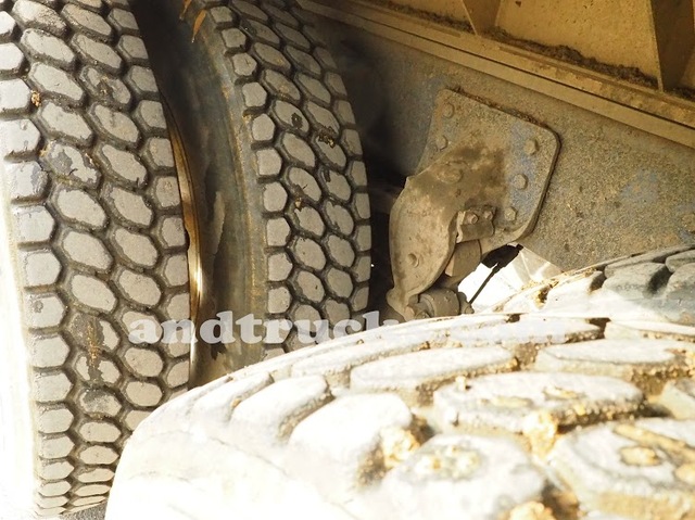 1998 350 hp R-Model Mack Tri Axle Dump Truck