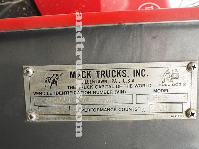 1998 350 hp R-Model Mack Tri Axle Dump Truck