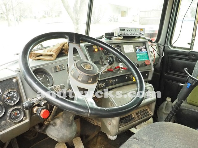 1998 350 hp R-Model Mack Tri Axle Dump Truck