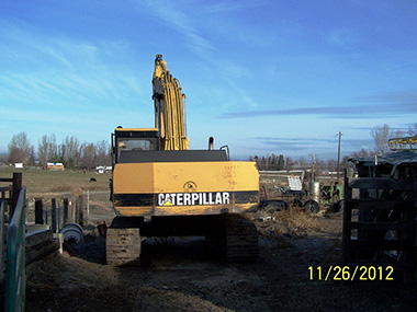 Caterpillar E200B Excavator