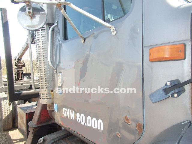 tri axle loging truck w prentice 120c log loader‏