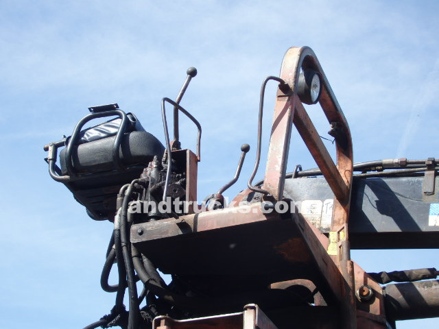 tri axle loging truck w prentice 120c log loader‏