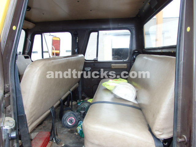 International 4900 Utility crew cab