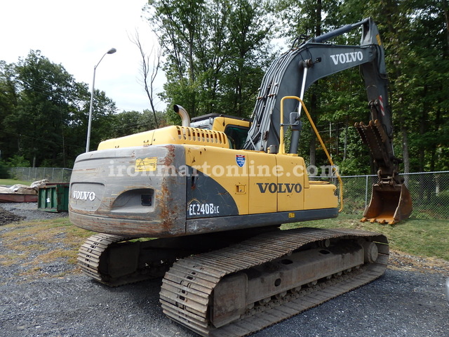 Volvo EC240BLC Excavator with Hydraulic Thumb 2004