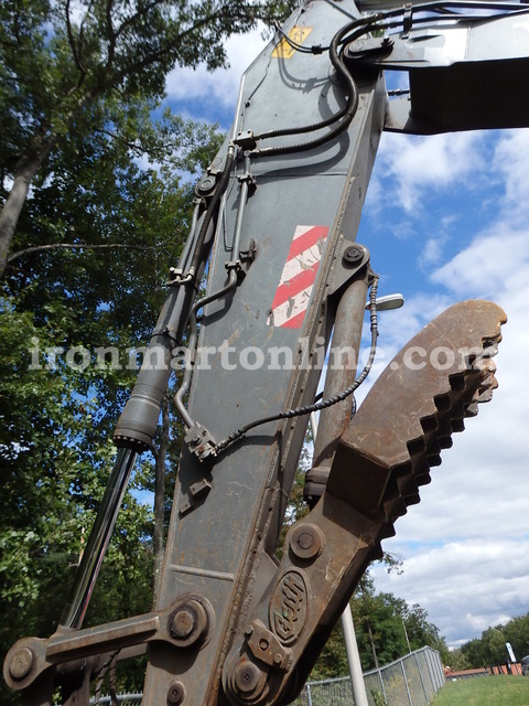 Volvo EC240BLC Excavator with Hydraulic Thumb 2004