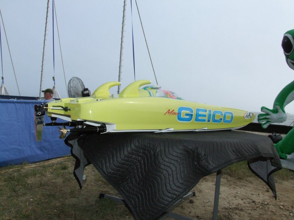 mini speed boat