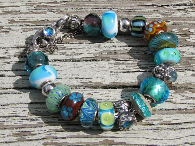I've the greeny blues, and ID the beads IMG_2270cr