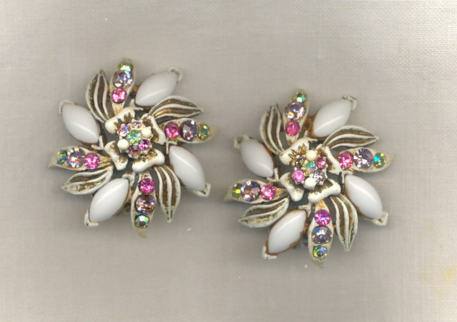 Florenza%20White%20Japanned%20earrings.jpg