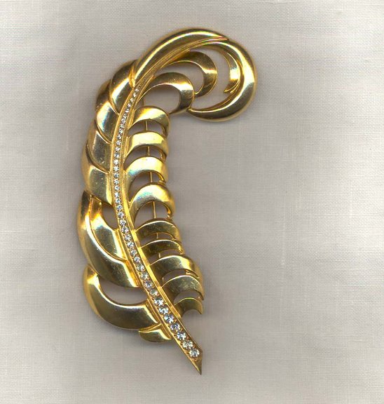 Feather%20Goldtone%20Brooch.jpg