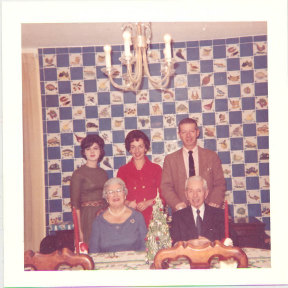 Mom_%20Dad_%20Grandma_%20Grandpa%20and%20Linn%20Xmas%20qu63.jpg