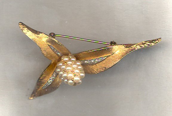 Jomaz%20Pearl%20Florentine%20Brooch.jpg