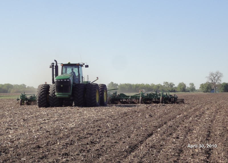 john deere 2210 field cultivator