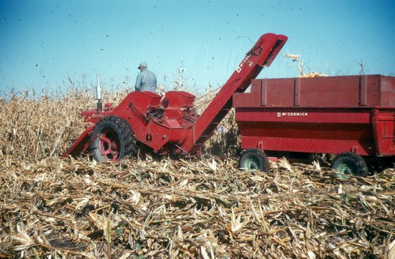 Viewing A Thread - Educate Me On Ear Corn  Cribs  Shelling  Equipment 