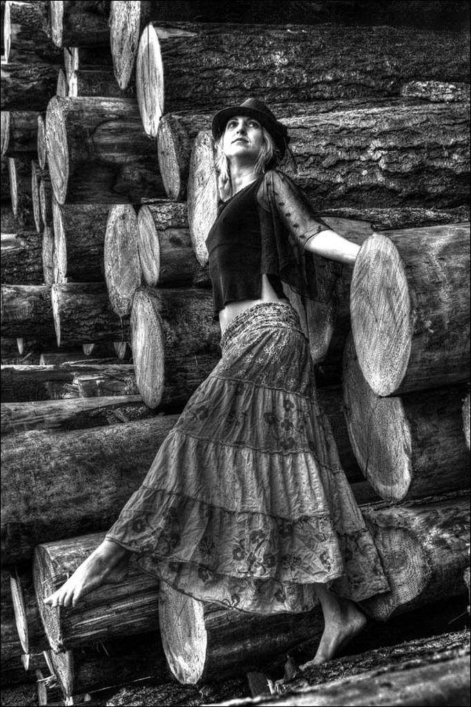 IMAGE: http://photos.imageevent.com/mdvaden/redwoods2/huge/Jen_Log_A_600.jpg