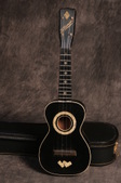 Le Domino Ukelele circa 1930's