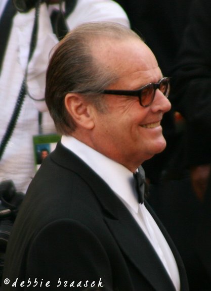 IMAGE: http://photos.imageevent.com/pokemom/photoshoots/academyawards2006/websize/Academy%20Awards%202006%20114.jpg