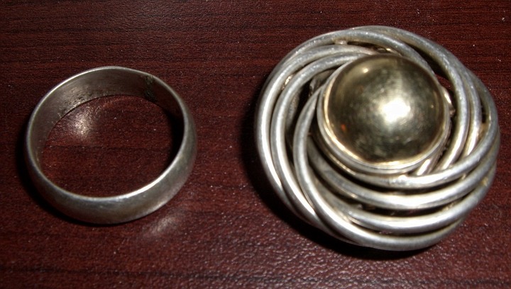 earring1.jpg