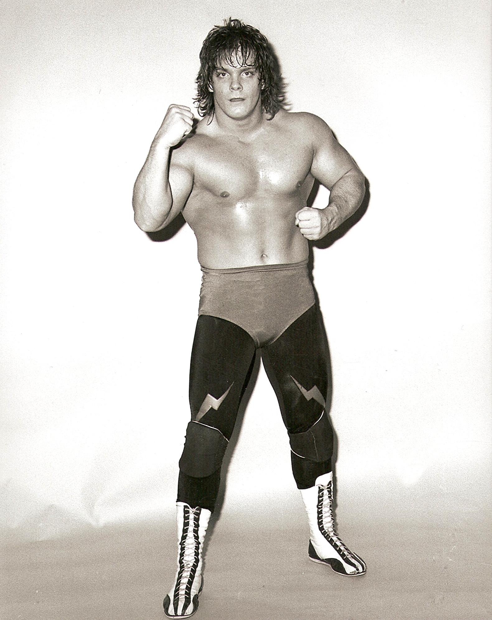 http://photos.imageevent.com/sharpshootercollectibles/calgarystampedewrestlingpromophotos/Chris%20Benoit%202.jpg