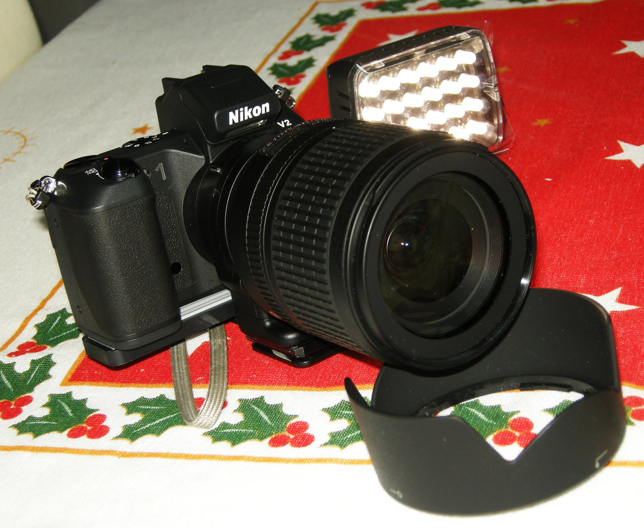 DSCN7736%20V2%2018-105VR%20Manfrotto%20LED%20right.jpg