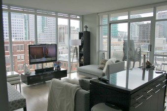 21 Nelson St Suite 806