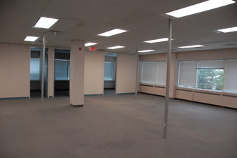 Cosmetica Empty office area