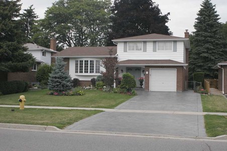 136 Royal Orchard Blvd THORNHILL