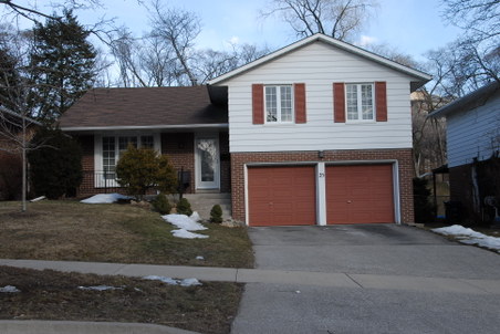 25 Farmview Crescent