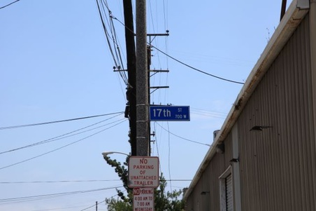 17th St