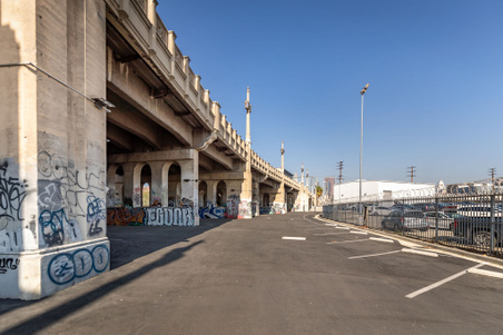 Enlarge photo 215