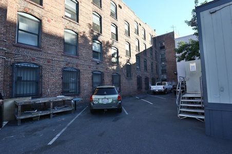 Enlarge photo 11