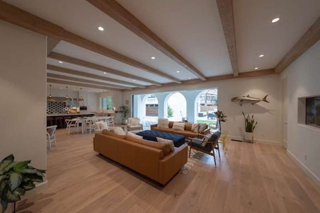 Enlarge photo 40