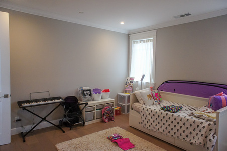 Enlarge photo 63