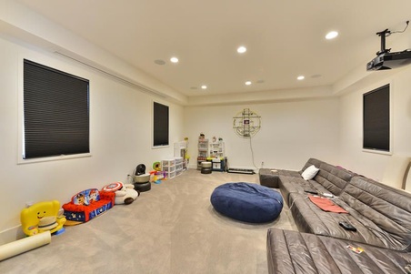 Enlarge photo 19