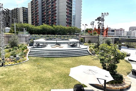 Enlarge photo 197