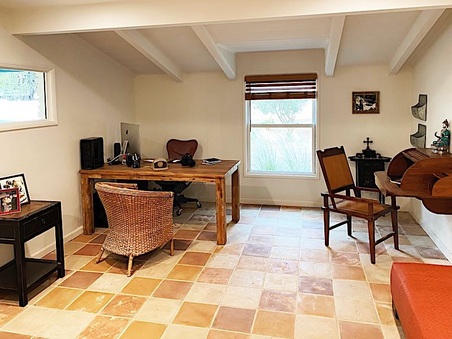 Enlarge photo 23
