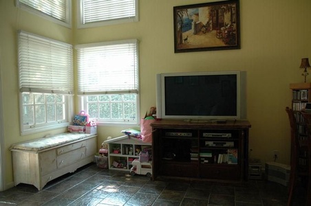 Enlarge photo 46