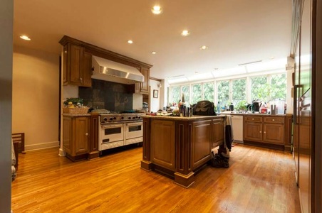 Enlarge photo 30